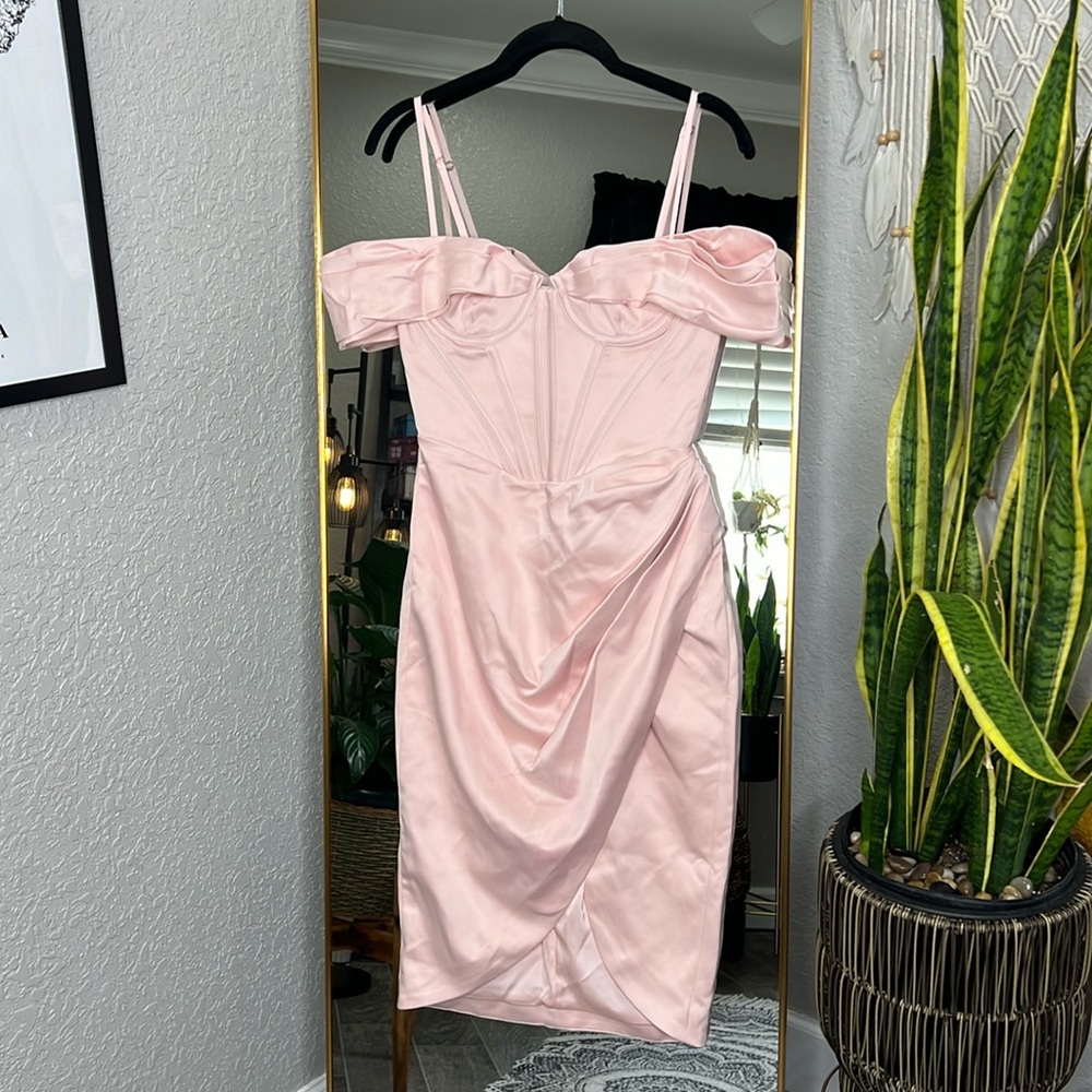 HOUSE OF CB 'Camila' Blush Off Shoulder Corset Dress NWOT - Picture 6 of 11